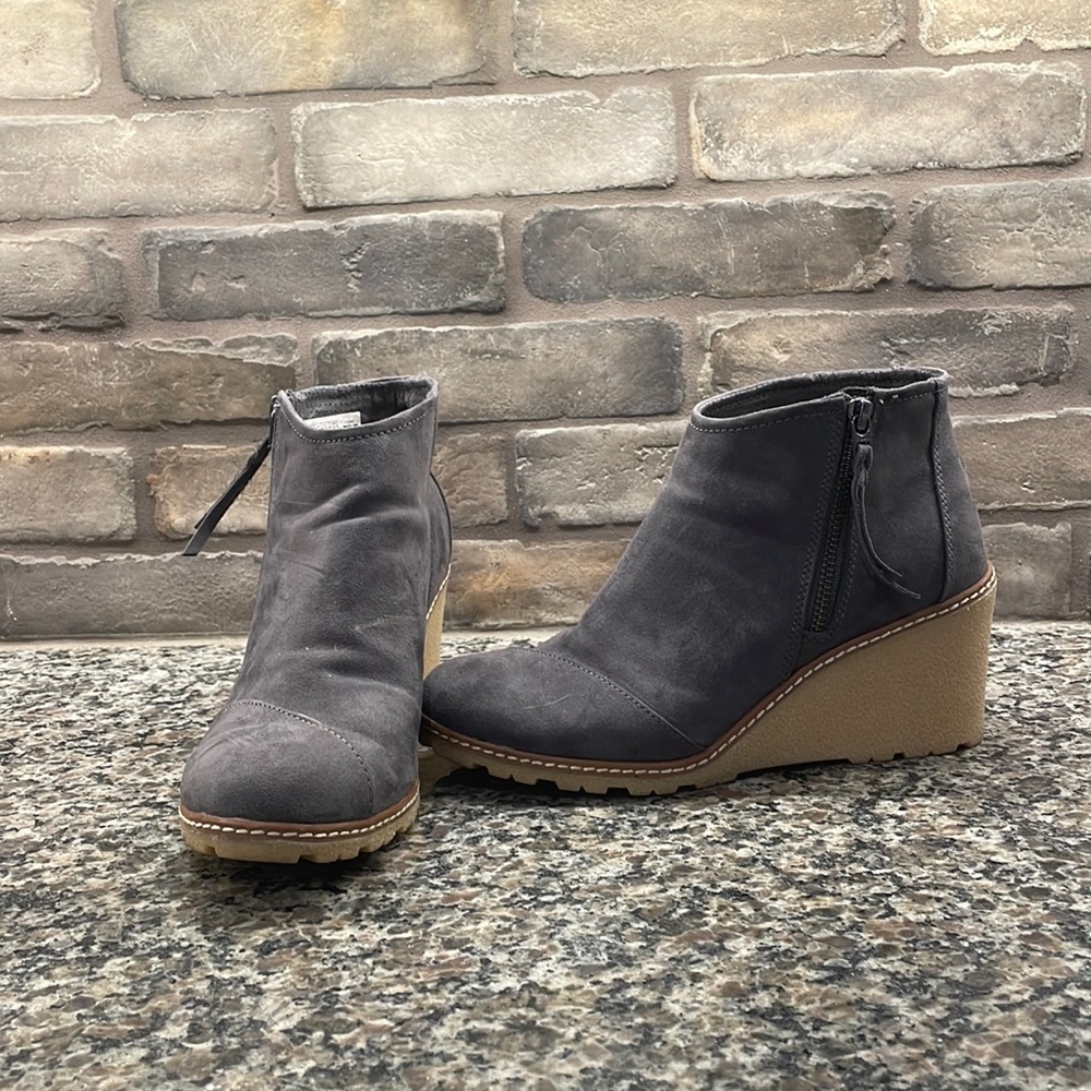 TOMS Gray Suede Wedge Bootie Size 9